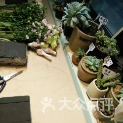 叁里花店 长沙美食地图上的花香与沙拉饮品的别样邂逅